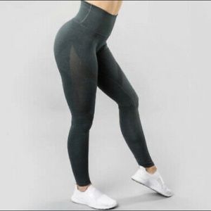 COPY - Alphalete Aero leggings